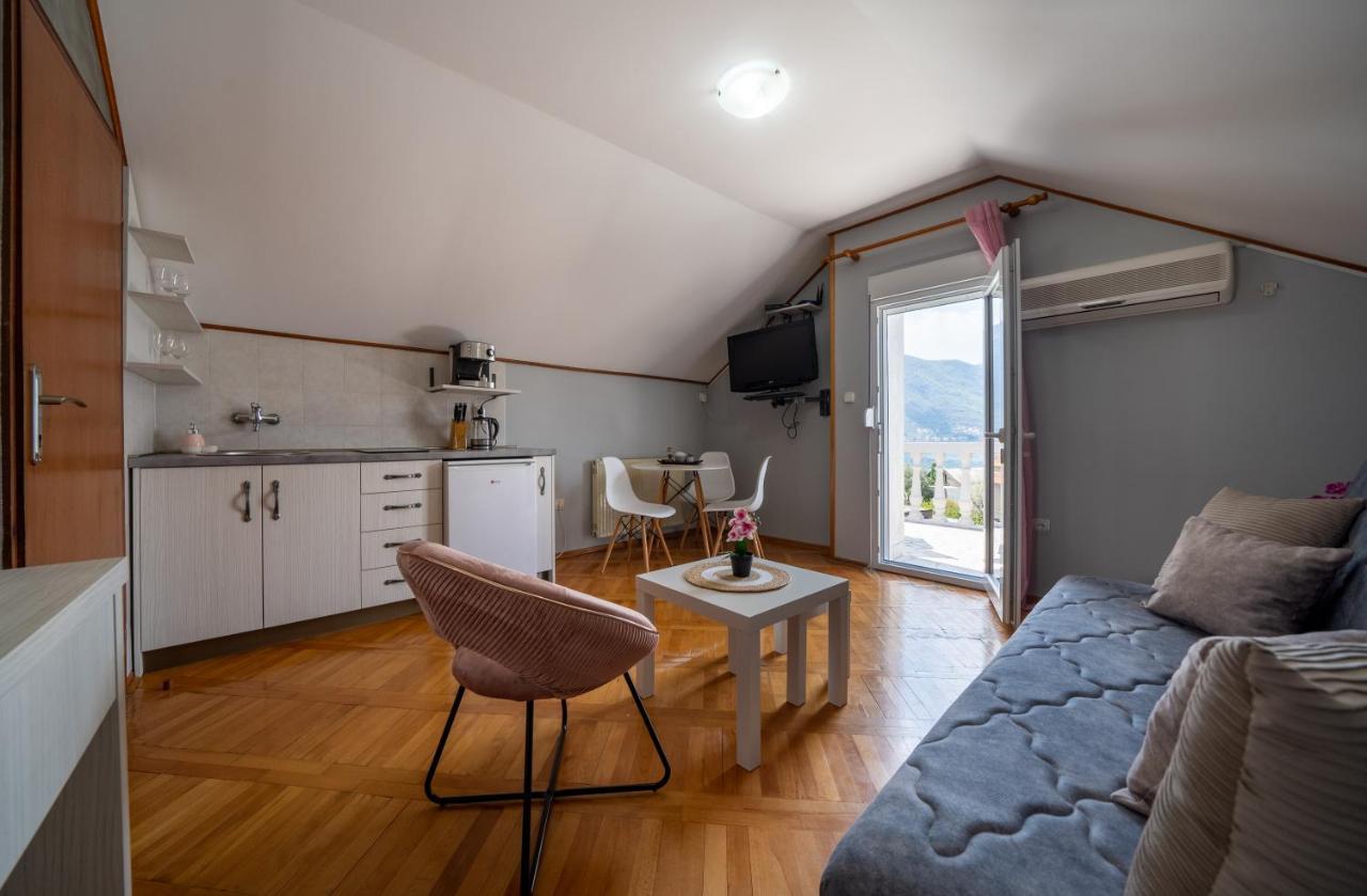 Apartment With Sea View كوتور المظهر الخارجي الصورة